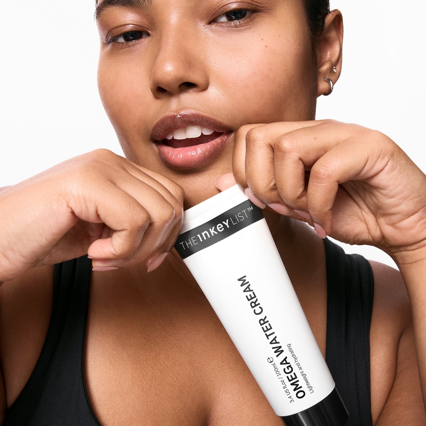 supersize-omega-water-cream-duo-r1 03_KAFFYA_07_HOLDING_OMEGA_SUPERSIZE_001.jpg