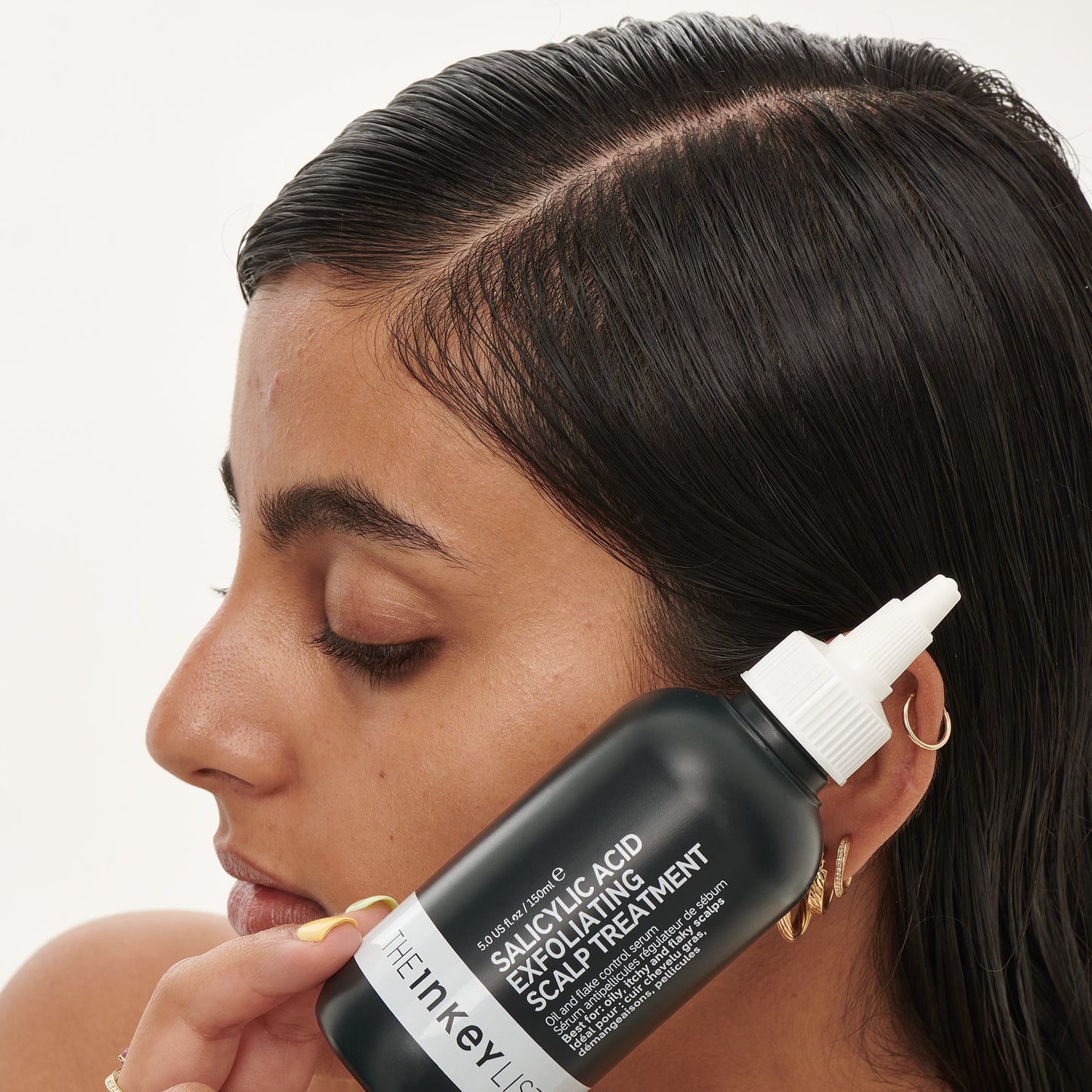 clean-and-healthy-scalp-duo-y2 SallyHAIR_ModelLifestyle_2e55b949-fa6c-43b1-8dc6-497be78c74bb.jpg