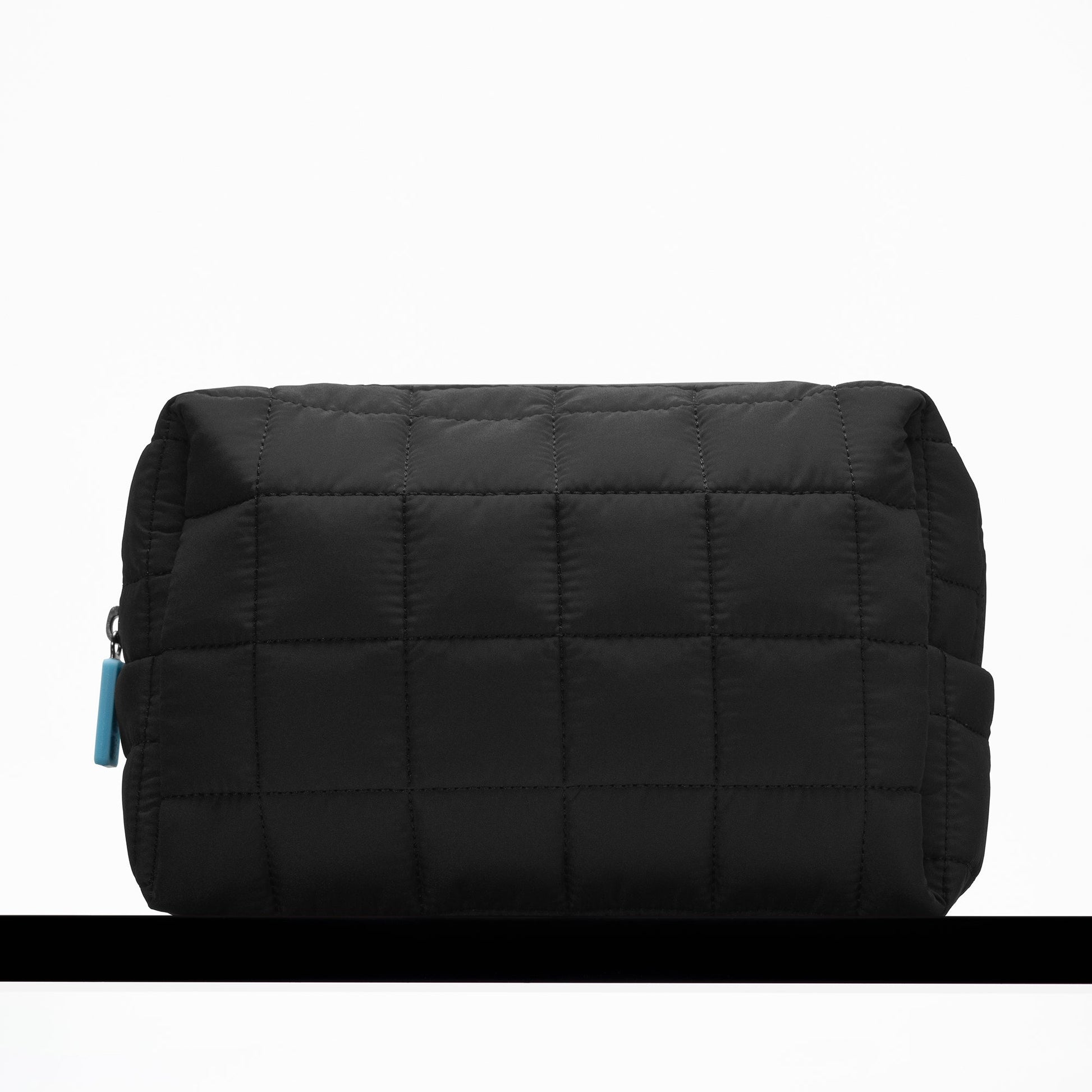 the-inkey-list-washbag-b5 washbag-hydration-04.jpg